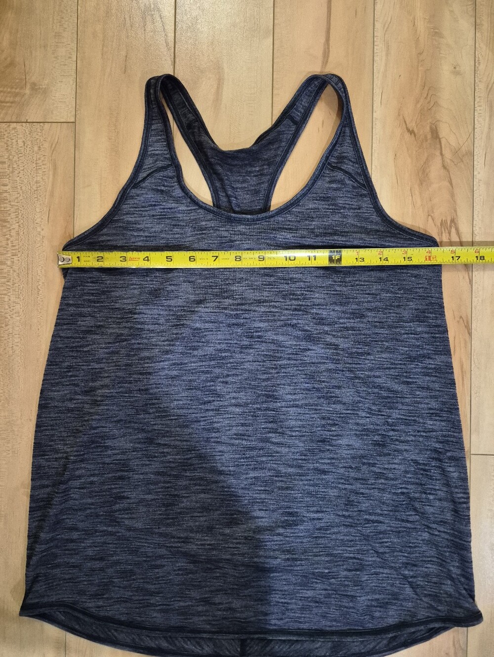 Lululemon women's size 4 or 6 gray tank top - Picture 2 of 5